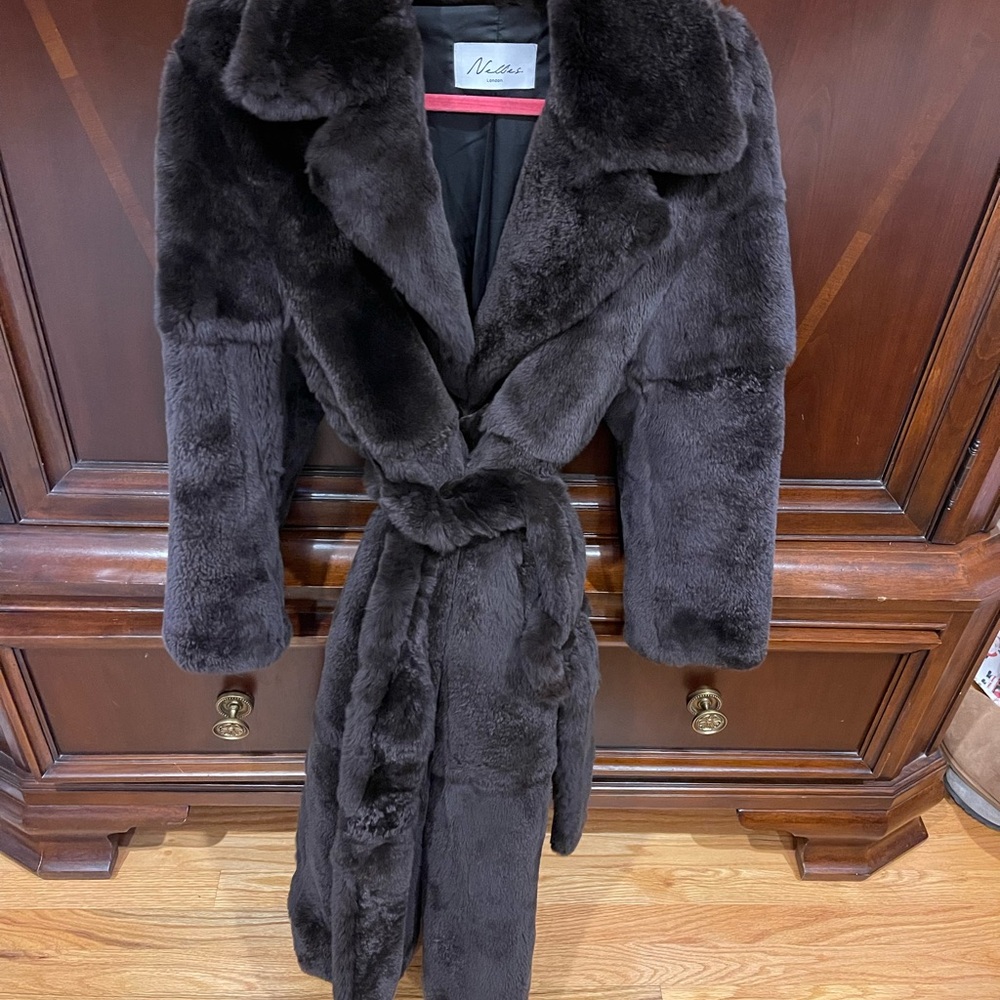Brown fur coat - Picture 3 of 11